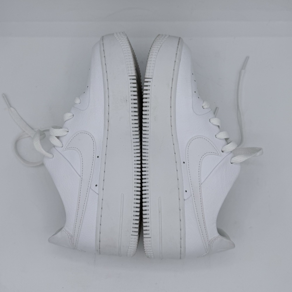 Nike Women's Air Force 1 Sage Low Triple White Platform Sneakers Size 7 - Picture 6 of 9